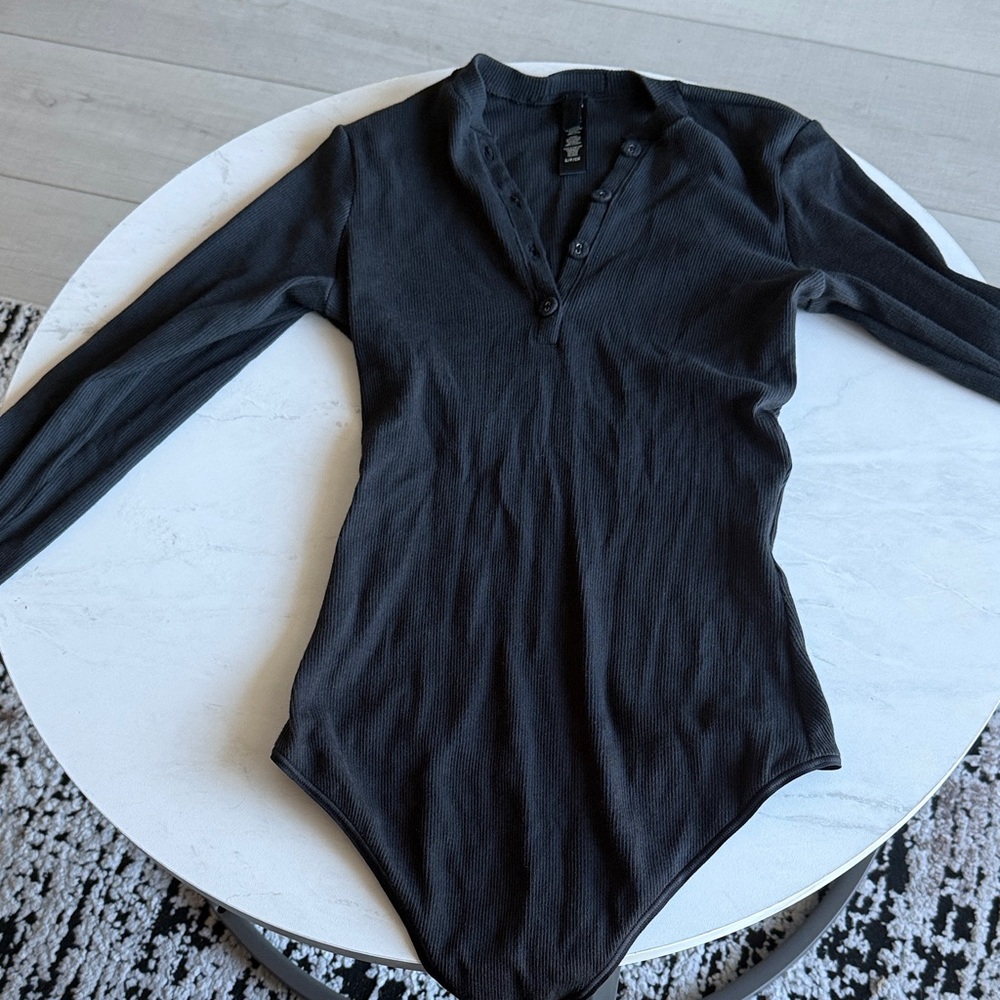 SKIMS Black Long Sleeve Bodysuit S